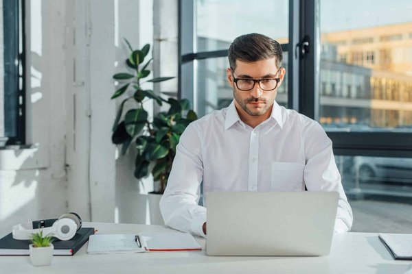 Services d'une agence de traduction multilingue - traduction et interprétation